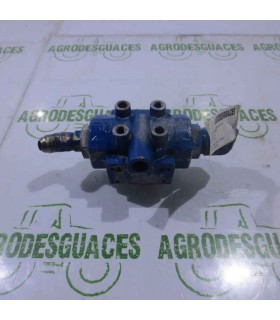 Soporte Filtro Hidráulico Usado Ford E8NND885AA