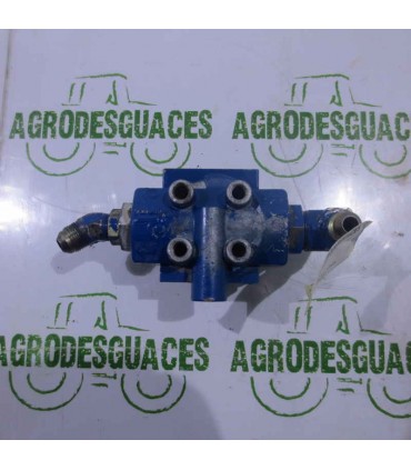 Soporte Filtro Hidráulico Usado Ford E8NND885AA