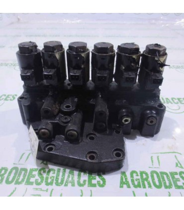 Bloque Electroválvulas Usado Massey Ferguson G411151600010