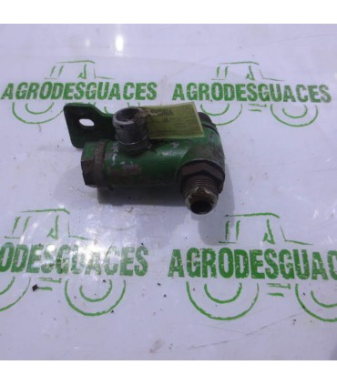 Válvula Termostato Usada John Deere R74088
