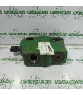 Tapa derecha cierre distribuidor usada John Deere AL117097