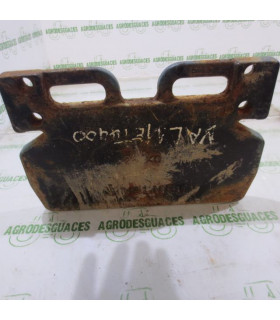 Contrapesa delantera usada Valtra