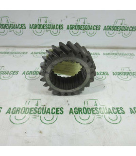 Piñón estriado usado Case 5118912