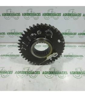 Piñón estriado usado Case 5123982