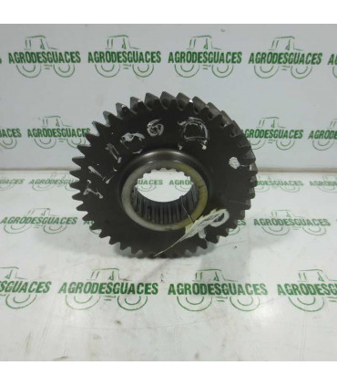 Piñón estriado usado New Holland 5123982