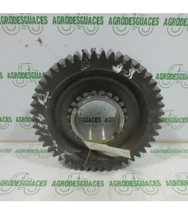 Piñón estriado usado New Holland 5125007