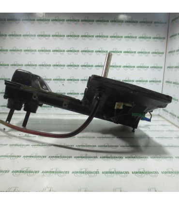 Tapa de palancas usada New Holland 47129842