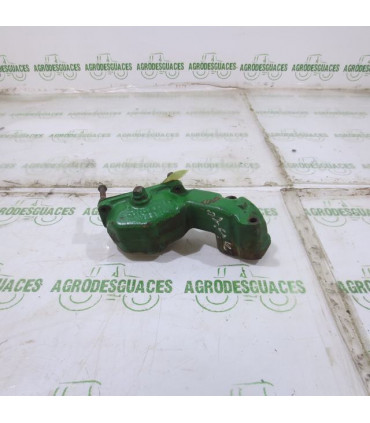 Carcasa termostato usada John Deere R64268
