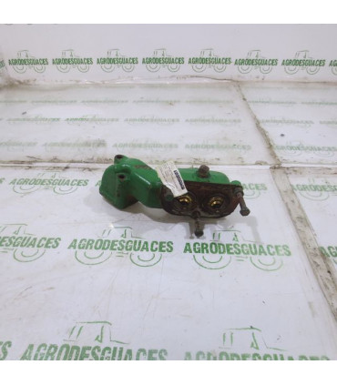 Carcasa termostato usada John Deere R64268