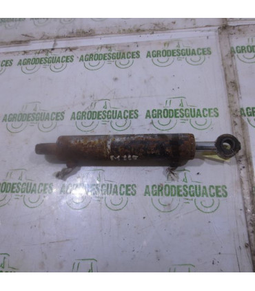 Cilindro dirección usado New Holland 5165140