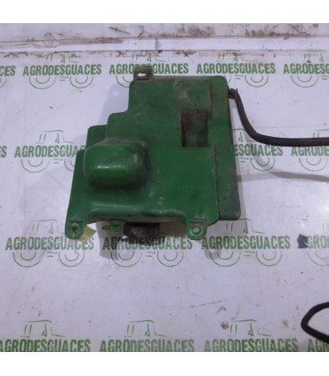 Depósito refrigerante usado John Deere RE65458