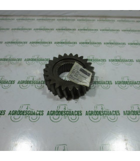 Piñón usado del eje secundario TDF John Deere L77621
