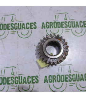 Piñón salida DT usado McCormick 284538A1