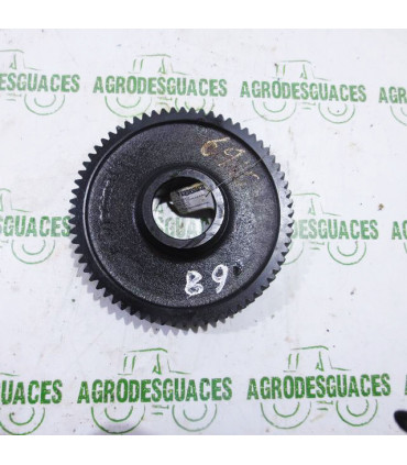 Piñón sincronizado 68 dientes usado John Deere R122203