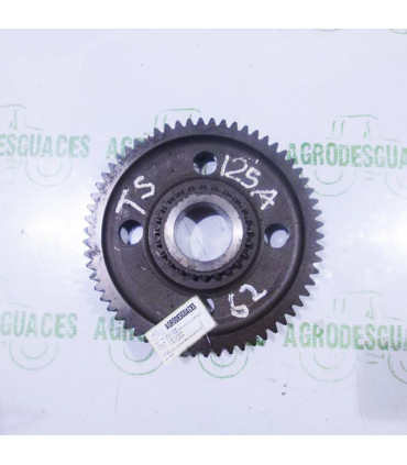 Piñón sincronizado TDF 62 dientes usado New Holland 5192158