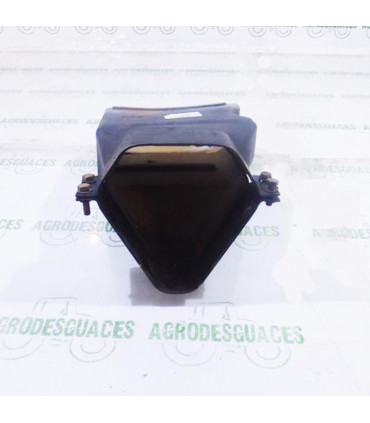 Entrada filtro de aire usada New Holland 82033233