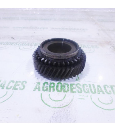 Piñón sincronizado 43 dientes usado John Deere L155891