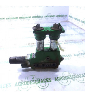 Válvula distribuidor usada John Deere AL180451