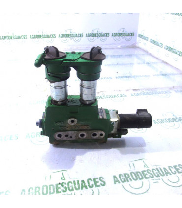 Válvula distribuidor usada John Deere AL180451