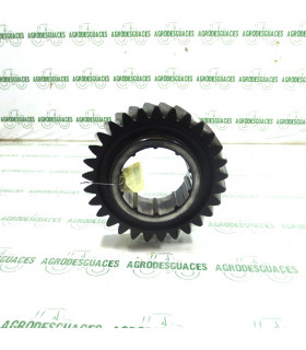 Piñón eje secundario T29 usado Massey Ferguson 3795650M1