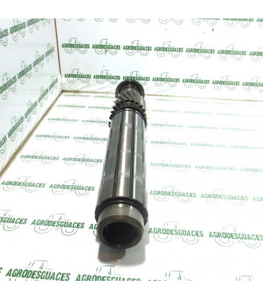 Eje secundario T20 usado Massey Ferguson 3795913M92