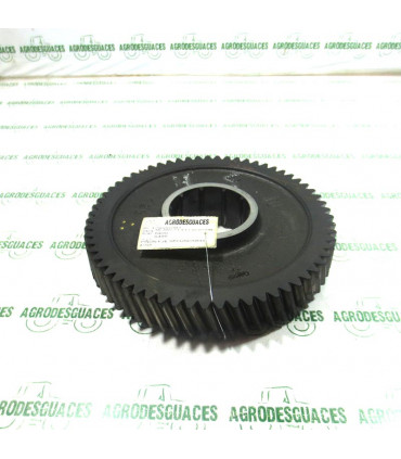 Piñón eje secundario T63 usado Massey Ferguson 3796007M1