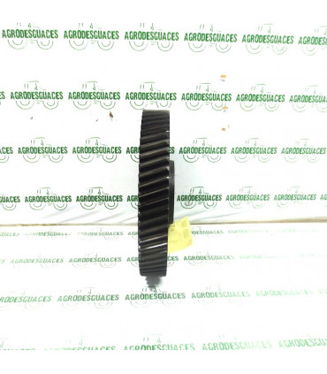 Piñón eje secundario T63 usado Massey Ferguson 3796007M1