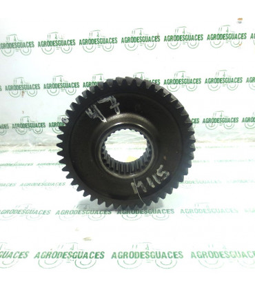 Piñón estriado T47 usado New Holland 5164772