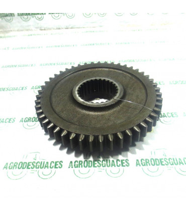 Piñón estriado T47 usado New Holland 5164890
