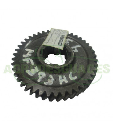 Piñón estriado M4 T43 usado Massey Ferguson 3532446M1