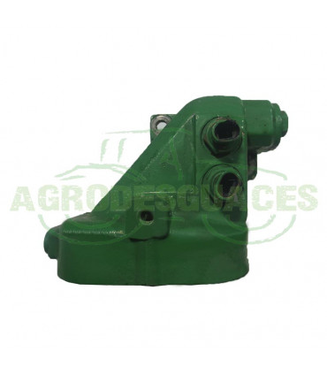 Carcasa Termostato usada John Deere R517196
