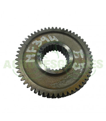 Piñón estriado T55 usado Massey Ferguson 3534343M1
