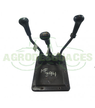 Tapa de palancas usada Massey Ferguson 3531805M3