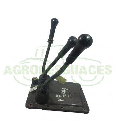 Tapa de palancas usada Massey Ferguson 3531805M3