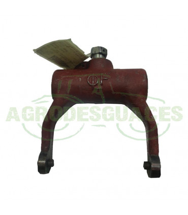 Horquilla embrague TDF usada Massey Ferguson 3534199M2