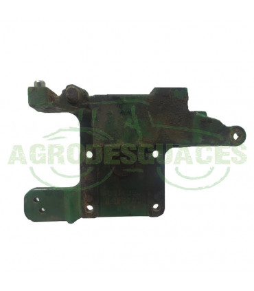 Soporte ventilador usado John Deere AL169607