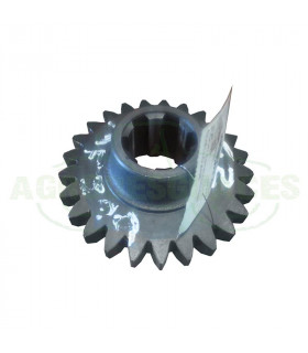 Piñón estriado con cuello T25 usado Tractor Massey Ferguson 1692496M1