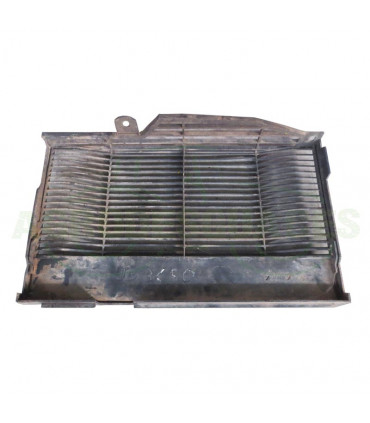 Rejilla lateral izquierda usada tractor John Deere L63528