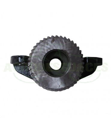 SOPORTE BOMBA TRANSMISIÓN USADO NEW HOLLAND 84248818