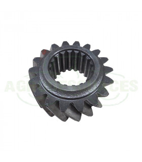 Piñón estriado TDF T18 usado tractor Deutz 04371014