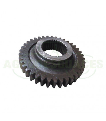 Piñón estriado T38 usado tractor McCormick 82354C1