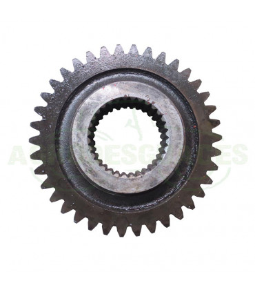 Piñón estriado T38 usado tractor McCormick 82354C1