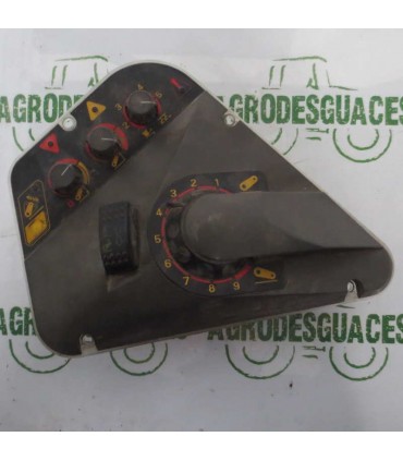 Consola Elevador Usada Massey Ferguson 3712730M93